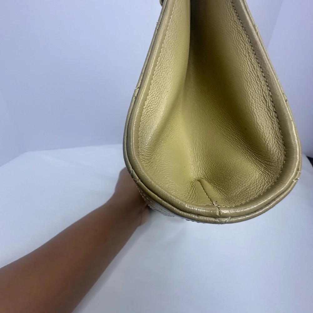 Chanel Tan Quilted Shoulder Bag with Gold Chain - Picture 6 of 9